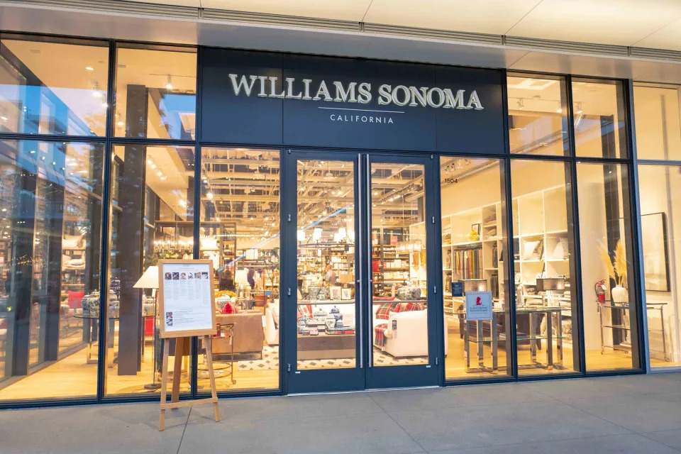 Williams-Sonoma Stock Sinks as Retailer Cuts Full-Year Revenue Outlook