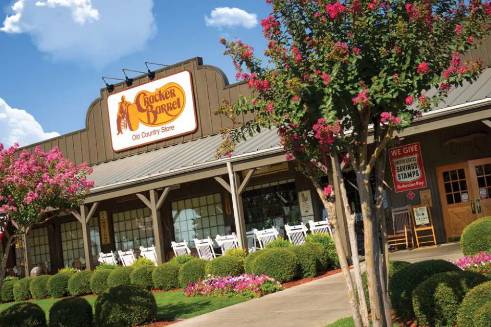 Cracker Barrel Stock Rolls Higher as Restaurant Sales Improve