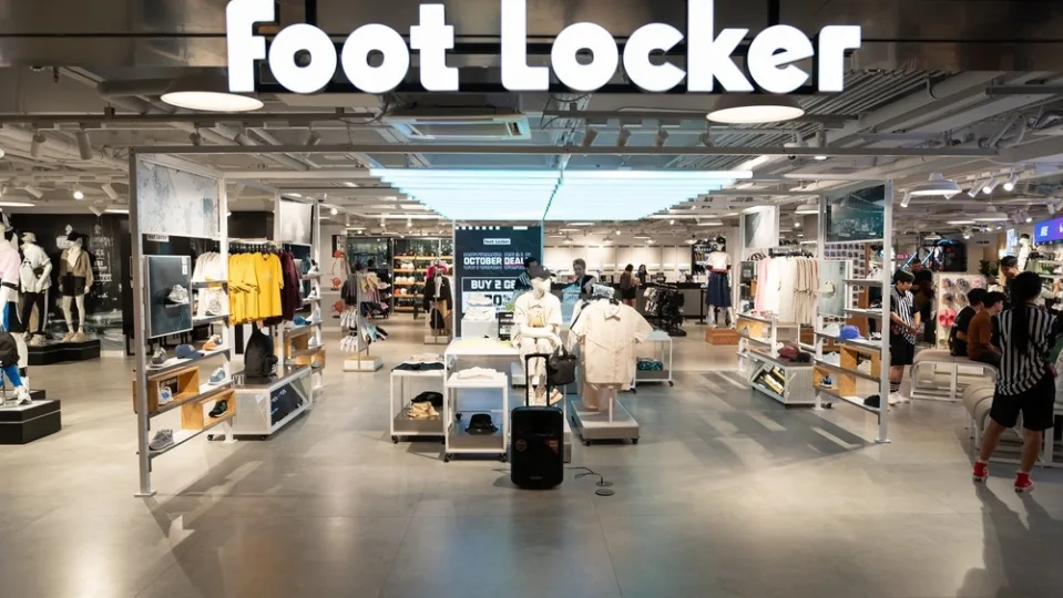 Foot Locker Cuts Outlook On Soft Consumer Spending In Q3, Stock Tanks