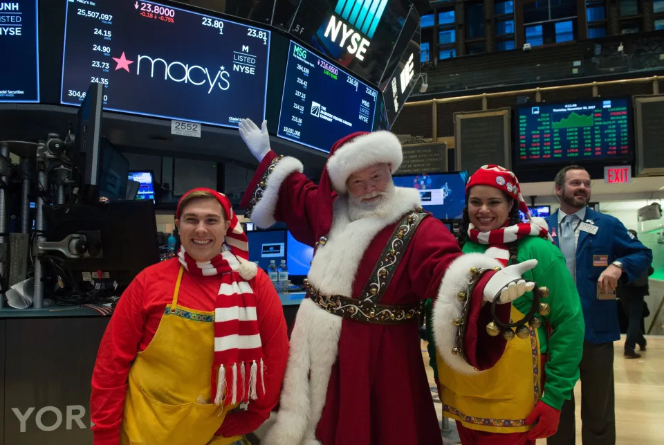 The Santa Claus trading window is a week away. 5 reasons it should deliver a stock market rally this year.