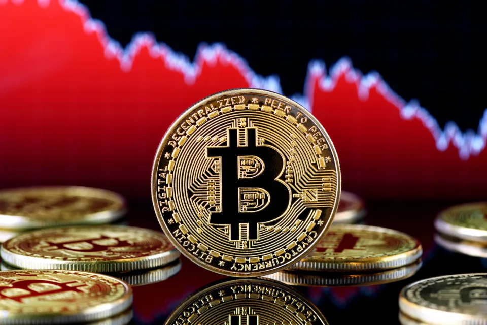 Bitcoin ETF Outflows Hit $1.5B as Price Retreats