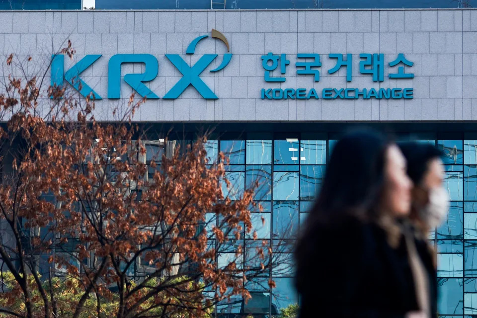 South Korean stocks end the year down 10% after political turmoil and the Jeju Air plane crash