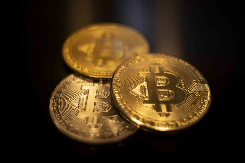 Bitcoin Briefly Drops Below $95,000 As Inflation Fears Reignite