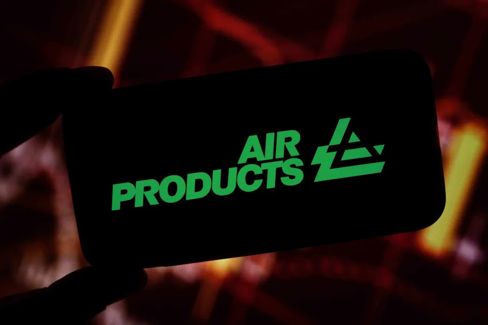 Air Products Stock Tumbles on Weak Profit Forecast