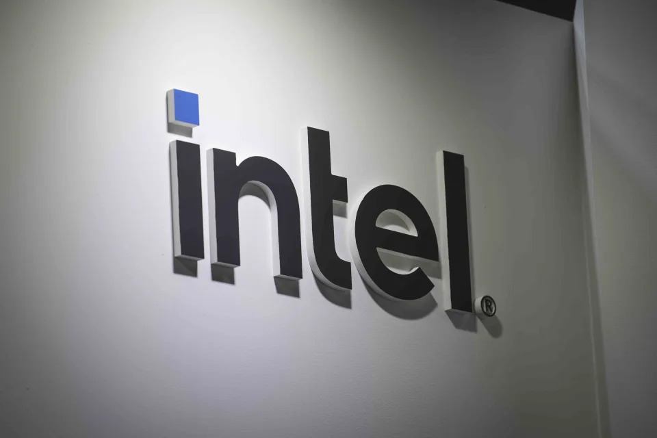 Intel Stock Drops at the End of a Rip-Roaring Week