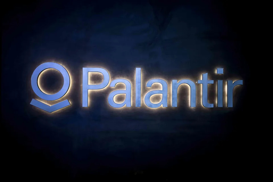 Palantir Stock Leads S&P 500 Decliners Monday Amid Defense Spending Cut Concerns